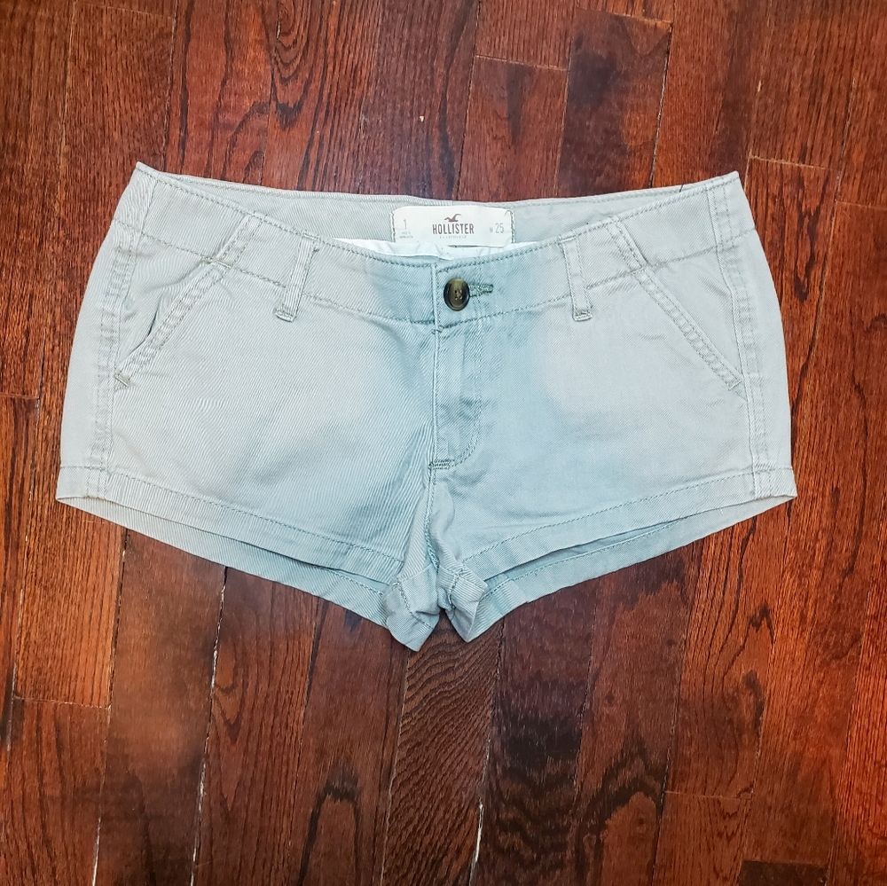 Sage green Hollister shorts, size 1, EUC